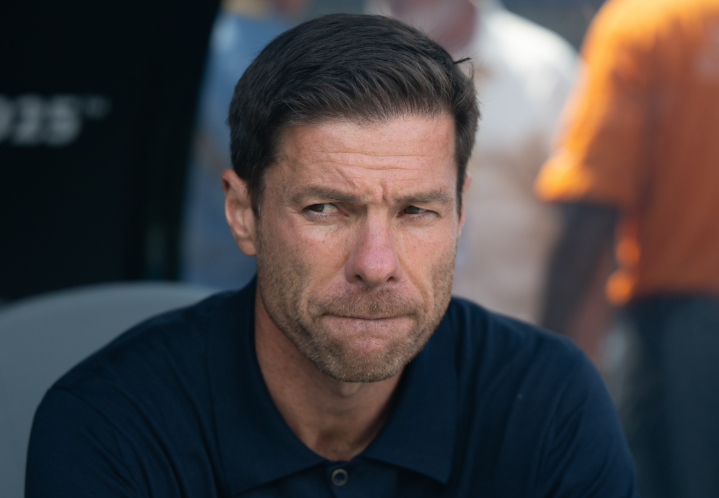 AG体育官方入口-阿隆索下课只因“炸弹三人组”？维尼修斯带头抗命，皇马太难带